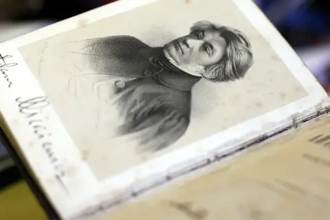 Stary portret Adama Mickiewicza. Czy to jego inwokacja?