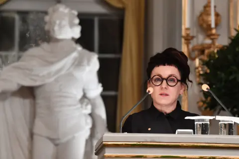 Olga Tokarczuk, laureatka Nagrody Nobla, przemawia. Czy za "Księgi Jakubowe"?